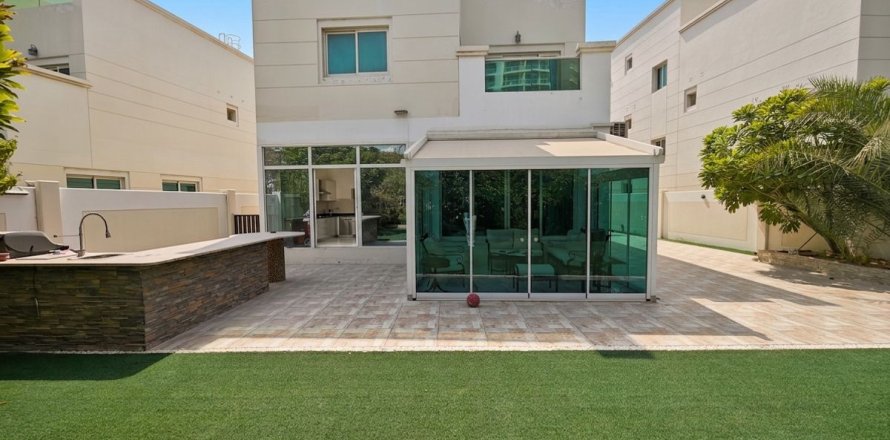 Dubai、UAEにあるヴィラ 4ベッドルーム、501.5 m2 No753290