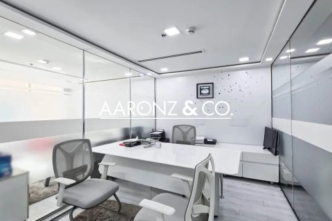 Oficina en alquiler en Business Bay, Dubai, EAU 169 m2 № 670748 - foto 3