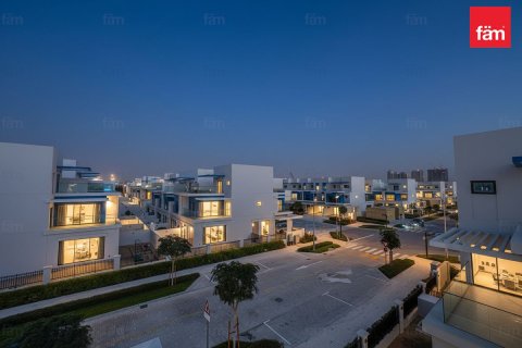 Vila v Dubai, SAE 5 spální, 144 m2 č. 692981 - Fotografia 4