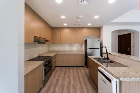 Villetta a schiera in affitto a Dubai, EAU 3 camere da letto, 174.8 mq. № 694345 - foto 13