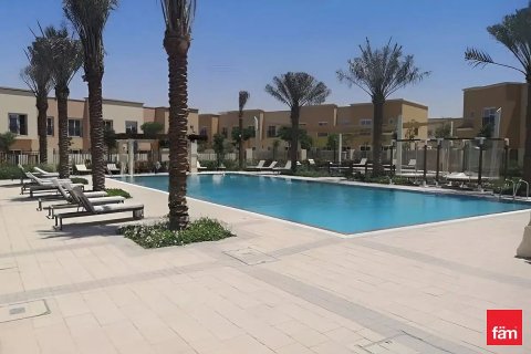 Таунхаус Дубай, БАӘ-да 3 жатын бөлмелер, 174.8 м² № 694345 - фото 12