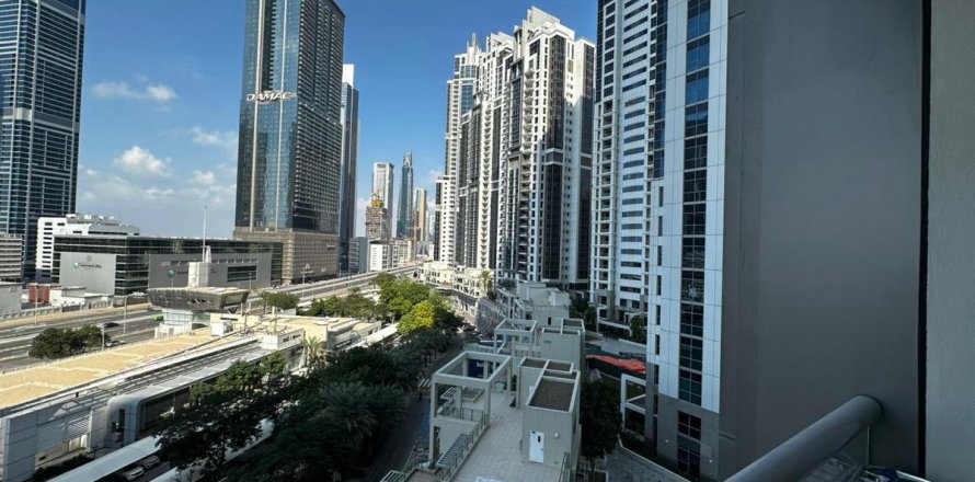 Apartment in Business Bay, Dubai, UAE 3 bedrooms, 203 sq.m. № 687363