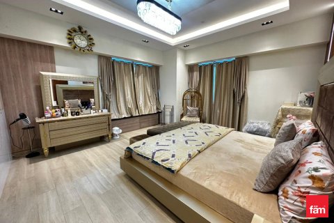 Apartment in Business Bay, Dubai, UAE 3 bedrooms, 203 sq.m. № 687363 - photo 8