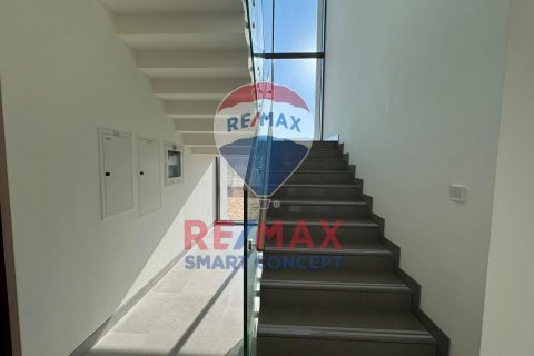 Vilë në Abu Dhabi, Emiratet e Bashkuara Arabe 4 dhoma gjumi, 999.6 m2. № 595694 - Foto 4