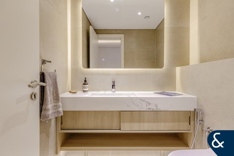 Lägenhet till försäljning i Business Bay, Dubai, UAE 2 sovrum, 140 kvm Nr. 667075 - fotografi 21