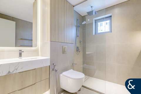 Lägenhet till försäljning i Business Bay, Dubai, UAE 2 sovrum, 140 kvm Nr. 667075 - fotografi 17