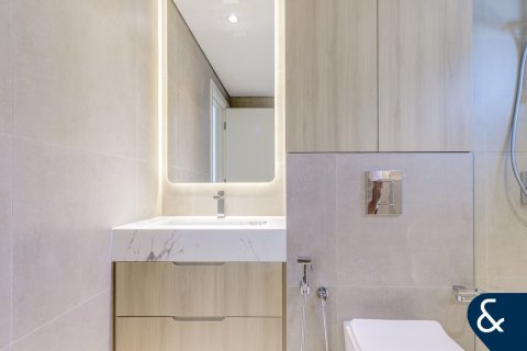 Lägenhet till försäljning i Business Bay, Dubai, UAE 2 sovrum, 140 kvm Nr. 667075 - fotografi 15