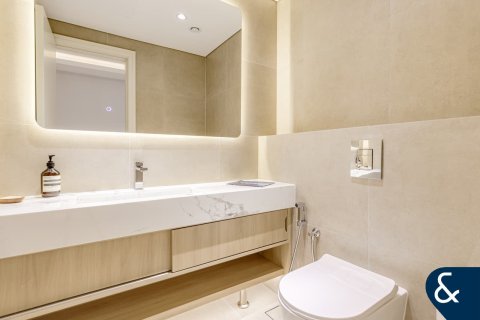 Lägenhet till försäljning i Business Bay, Dubai, UAE 2 sovrum, 140 kvm Nr. 667075 - fotografi 23