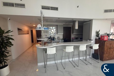 Müüa korter asukohaga Jumeirah Lake Towers, Dubai, AÜE: 2 magamistoaga, 181 m² Nr 667543 - pilt 3
