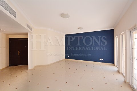 Villa en alquiler en Dubai Land, Dubai, EAU 3 dormitorios, 540.69546000 m2 № 651031 - foto 12