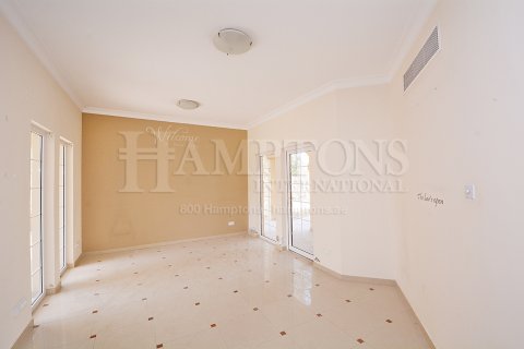 Villa en alquiler en Dubai Land, Dubai, EAU 3 dormitorios, 540.69546000 m2 № 651031 - foto 9