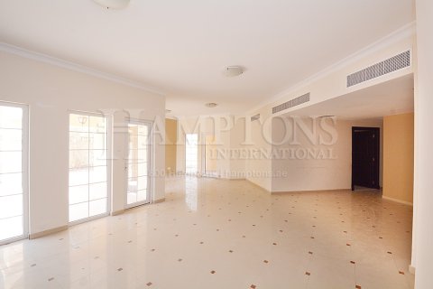 Villa en alquiler en Dubai Land, Dubai, EAU 3 dormitorios, 540.69546000 m2 № 651031 - foto 7