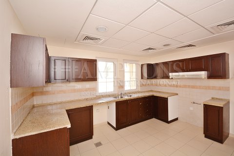 Villa en alquiler en Dubai Land, Dubai, EAU 3 dormitorios, 540.69546000 m2 № 651031 - foto 1