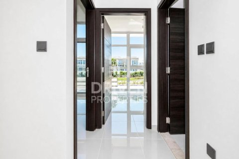 Casa urbana para venda em Dubai, EAU 3 quartos, 112.23 m2 № 765337 - foto 8