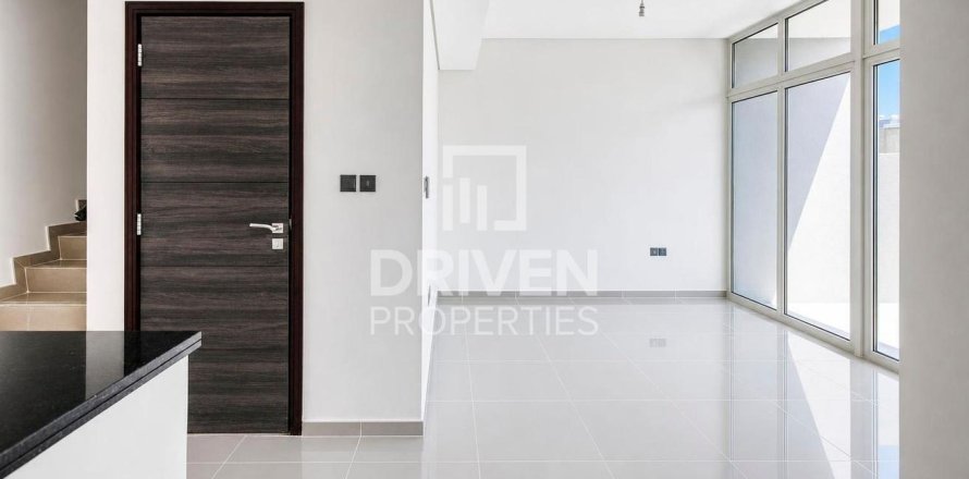 Casa urbana em Dubai, EAU 3 quartos, 112.23 m2 № 765337