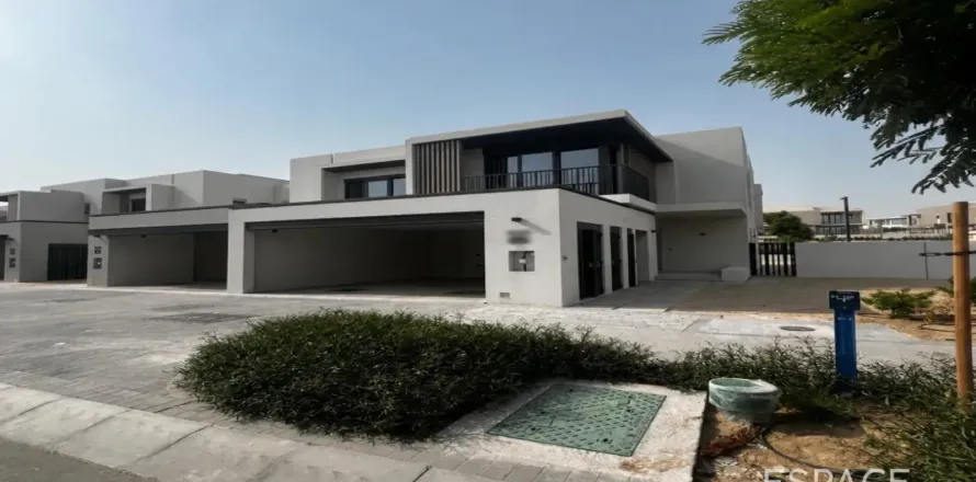 Villa in Jebel Ali, Dubai, UAE 4 bedrooms, 300 sq.m. № 738135