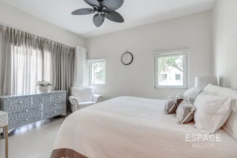 Villa in Al Furjan, Dubai, UAE 3 bedrooms, 283 sq.m. № 738134 - photo 13