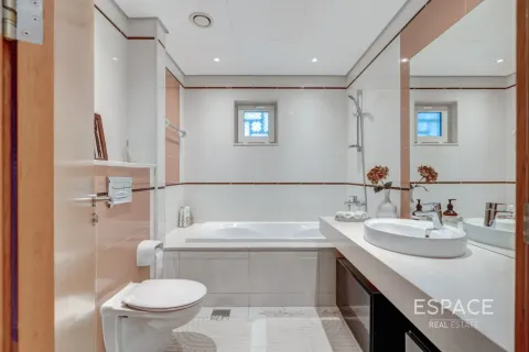 Villa in Al Furjan, Dubai, UAE 3 bedrooms, 283 sq.m. № 738134 - photo 9