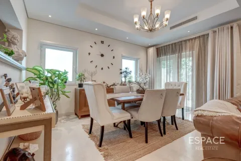 Villa in Al Furjan, Dubai, UAE 3 bedrooms, 283 sq.m. № 738134 - photo 3
