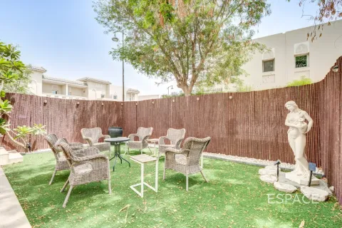 Villa in Al Furjan, Dubai, UAE 3 bedrooms, 283 sq.m. № 738134 - photo 18