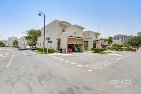 Villa in Al Furjan, Dubai, UAE 3 bedrooms, 283 sq.m. № 738134 - photo 20