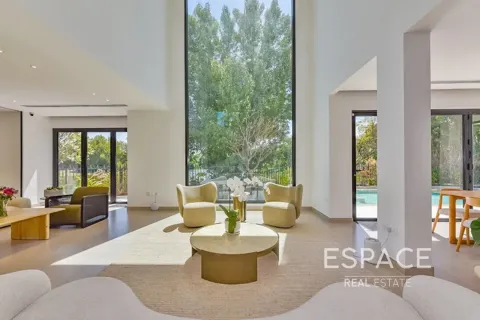 Willa do wynajęcia w Jumeirah Islands, Dubai, ZEA 5 sypialnie, 557 mkw., nr 738138 - zdjęcie 2
