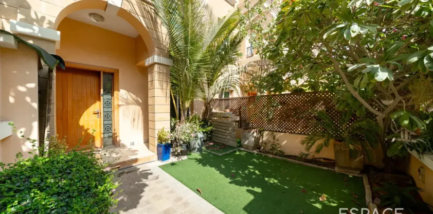 Villa in Jumeirah Village Circle, Dubai, UAE 3 bedrooms, 307 sq.m. № 738132