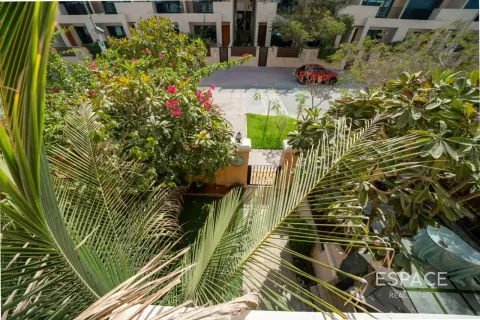 Villa in Jumeirah Village Circle, Dubai, UAE 3 bedrooms, 307 sq.m. № 738132 - photo 16