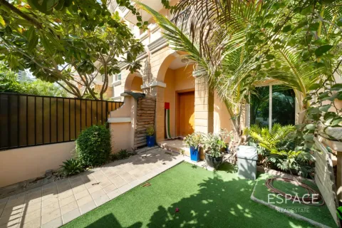 Villa in Jumeirah Village Circle, Dubai, UAE 3 bedrooms, 307 sq.m. № 738132 - photo 13