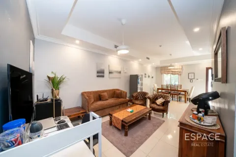 Villa in Jumeirah Village Circle, Dubai, UAE 3 bedrooms, 307 sq.m. № 738132 - photo 4