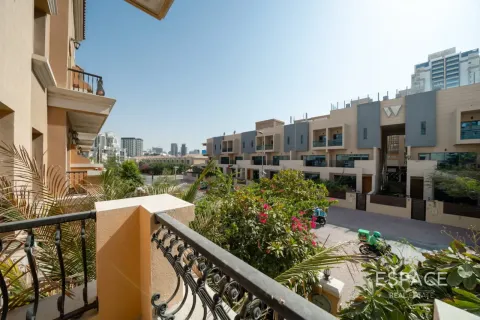 Villa in Jumeirah Village Circle, Dubai, UAE 3 bedrooms, 307 sq.m. № 738132 - photo 15