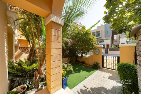 Villa in Jumeirah Village Circle, Dubai, UAE 3 bedrooms, 307 sq.m. № 738132 - photo 12