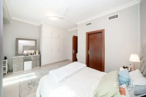 Villa in Jumeirah Village Circle, Dubai, UAE 3 bedrooms, 307 sq.m. № 738132 - photo 7