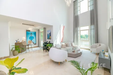 Villa in Jumeirah Islands, Dubai, UAE 4 bedrooms, 509 sq.m. № 738133 - photo 20