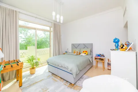 Villa in Jumeirah Islands, Dubai, UAE 4 bedrooms, 509 sq.m. № 738133 - photo 8