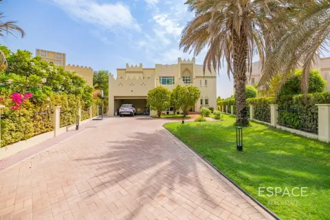 Villa in Jumeirah Islands, Dubai, UAE 4 bedrooms, 509 sq.m. № 738133 - photo 19