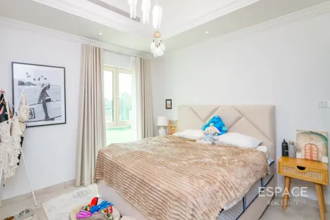 Villa in Jumeirah Islands, Dubai, UAE 4 bedrooms, 509 sq.m. № 738133 - photo 11