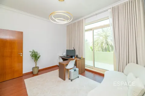 Villa in Jumeirah Islands, Dubai, UAE 4 bedrooms, 509 sq.m. № 738133 - photo 14