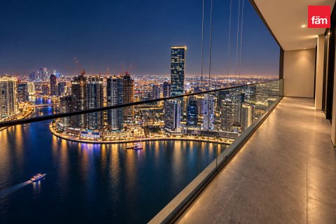 דירה ב Business Bay, Dubai, איחוד האמירויות 2 חדרי שינה, 135.7 מ