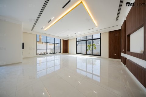 Villa en alquiler en Al Quoz, Dubai, EAU 5 dormitorios, 929 m2 № 766319 - foto 14