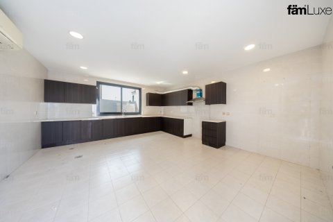 Villa en alquiler en Al Quoz, Dubai, EAU 5 dormitorios, 929 m2 № 766319 - foto 6