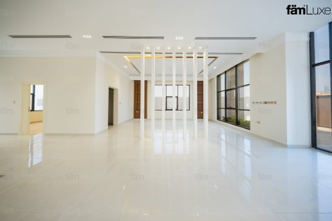 Villa en alquiler en Al Quoz, Dubai, EAU 5 dormitorios, 929 m2 № 766319 - foto 2