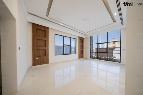 Villa en alquiler en Al Quoz, Dubai, EAU 5 dormitorios, 929 m2 № 766319 - foto 16