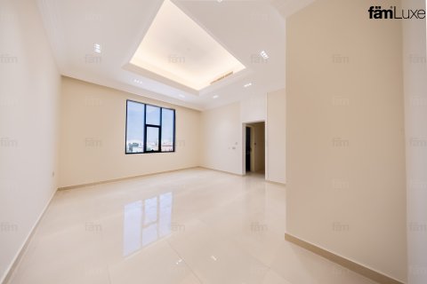 Villa en alquiler en Al Quoz, Dubai, EAU 5 dormitorios, 929 m2 № 766319 - foto 19