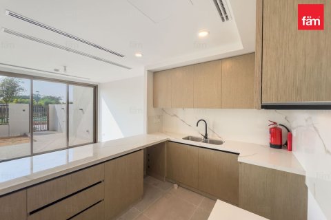 Vilă de închiriat în Dubai, EAU 3 dormitoare, 163.6 mp.  №689245 - poză 13