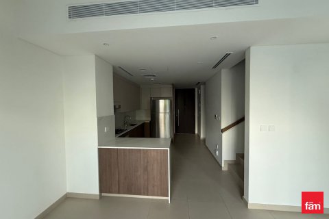 Casa urbana para arrendamento em Tilal Al Ghaf, Dubai, EAU 3 quartos, 140.4 m2 № 691581 - foto 7