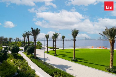 Dupleks në Dubai, Emiratet e Bashkuara Arabe 3 dhoma gjumi, 201.5 m2. № 691582 - Foto 2