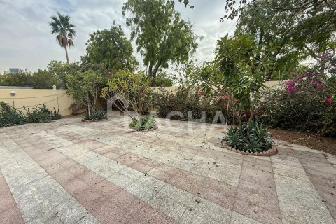 ویلا برای فروش در  Meadows، Dubai، امارات متحده عربی  5 خوابه ، 355 متر مربع ، شماره 706950 - تصویر 21