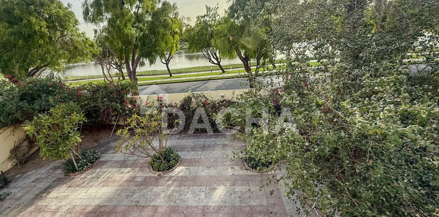 ویلا در Meadows، Dubai ، امارات متحده عربی 5 خوابه ، 355 متر مربع.  شماره 706950