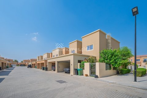Вилла Dubai Land, Дубай, БАӘ-да 4 жатын бөлмелер, 227 м² № 705238